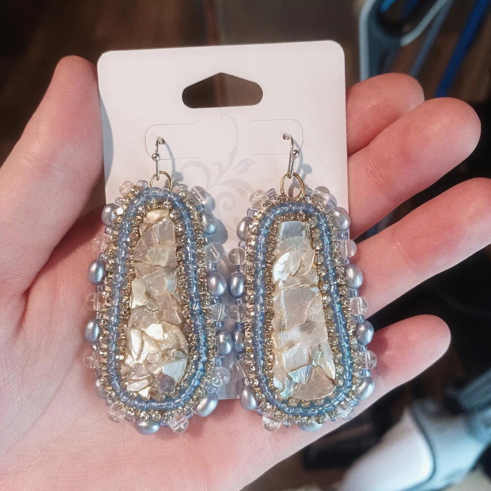 Chic Native Beaded Blue and Silver Earrings Pearl And Crushed Shell